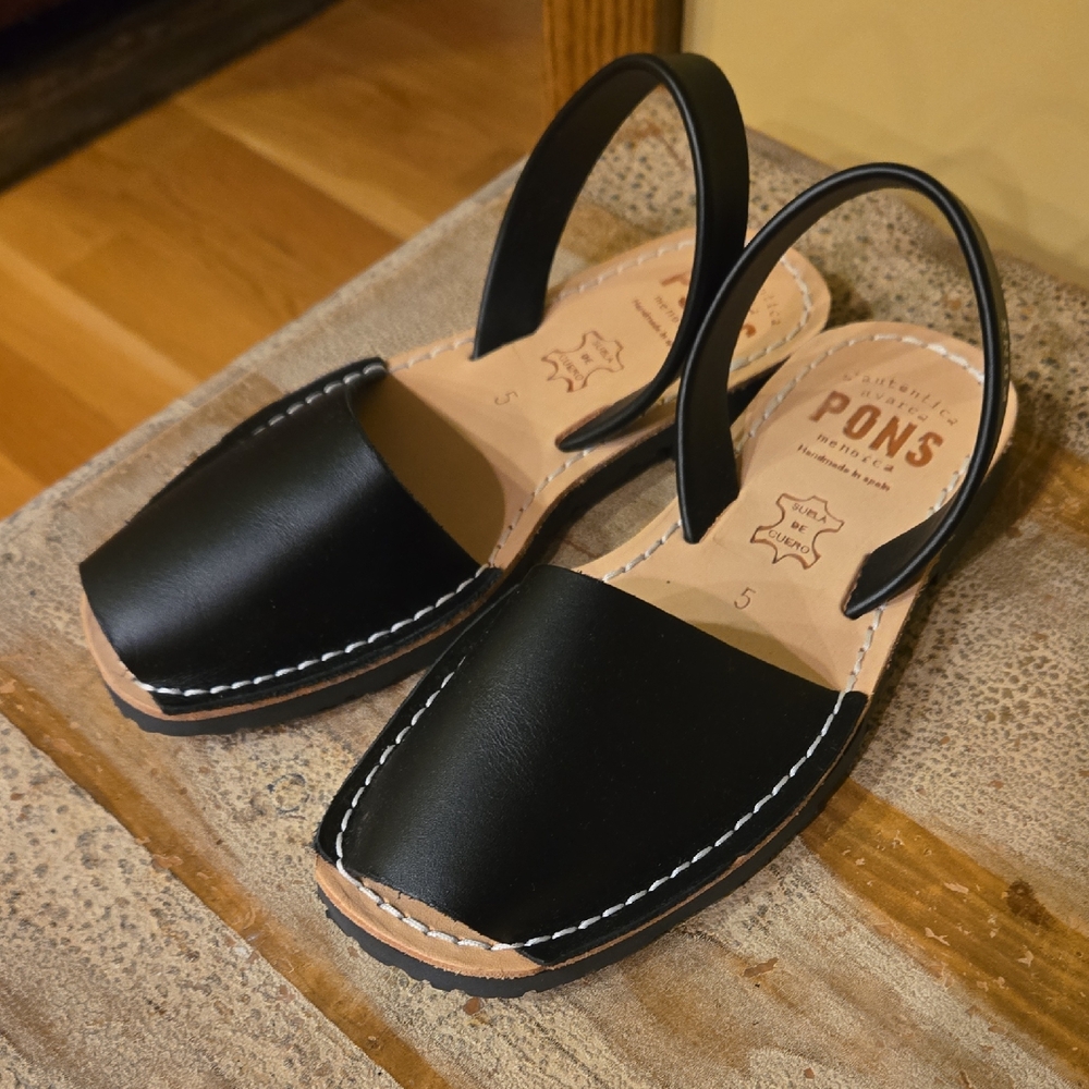 Pons Women's Black Leather Sandals